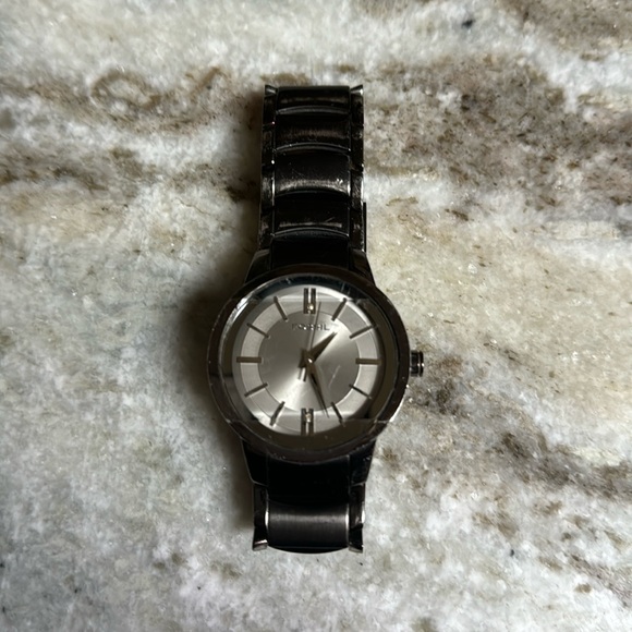 FOSSIL WATCH - Picture 1 of 4